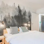 Bei Resi Und Lisi *
